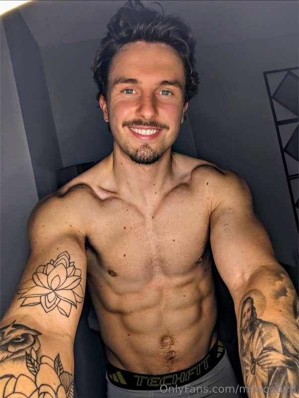 Hope everyone is having a great Monday 😜💪