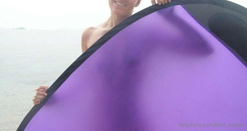 Believe or not, I'm naked on the beach 😈👀.