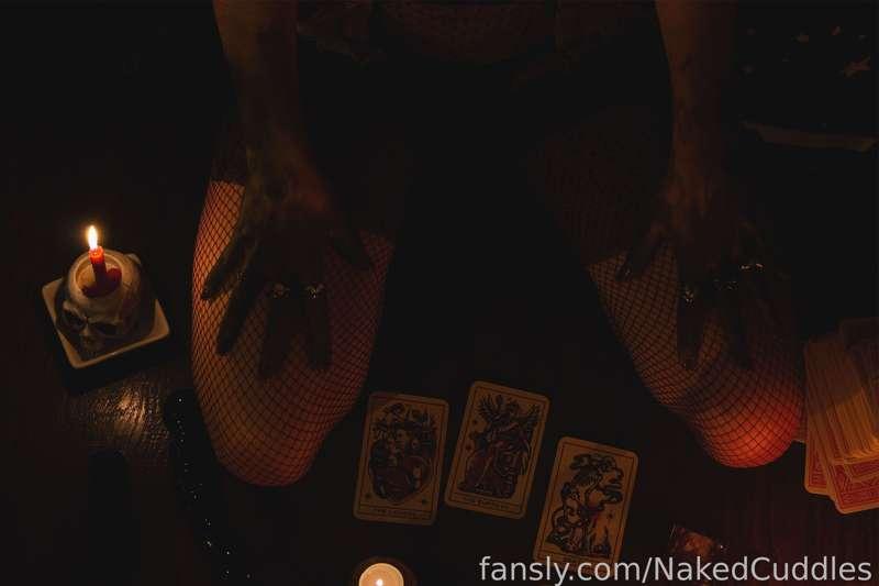 My Halloween shoot this year will be released sometime this weekend!

#halloween #lingerie #witch #fishnets