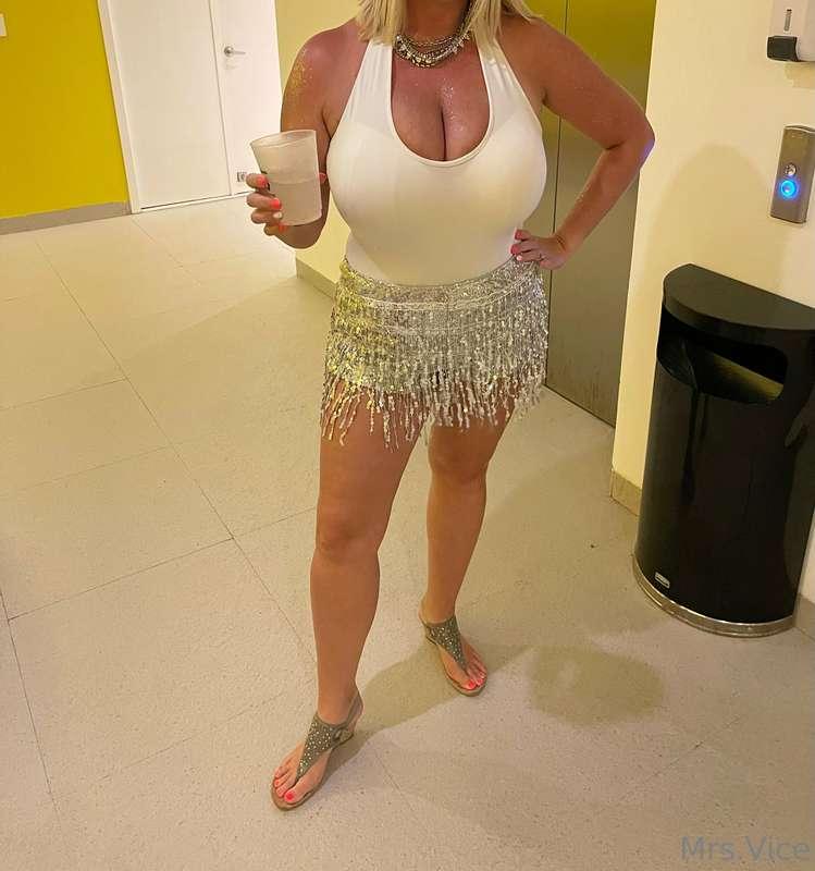 On the way to the club ✨