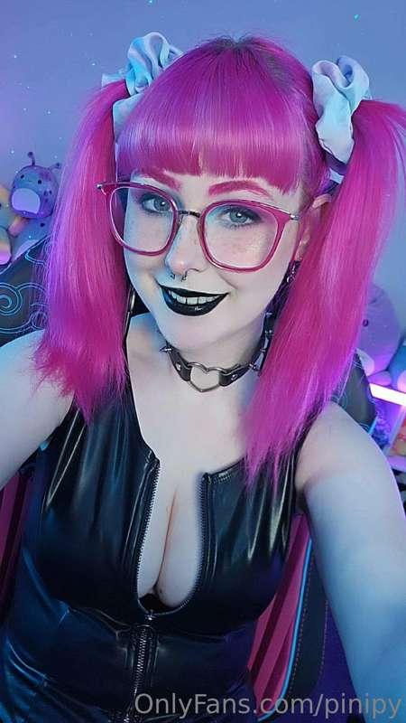 I'm live on http://twitch.tv/pinipy and it's Goofy Goth Girl..