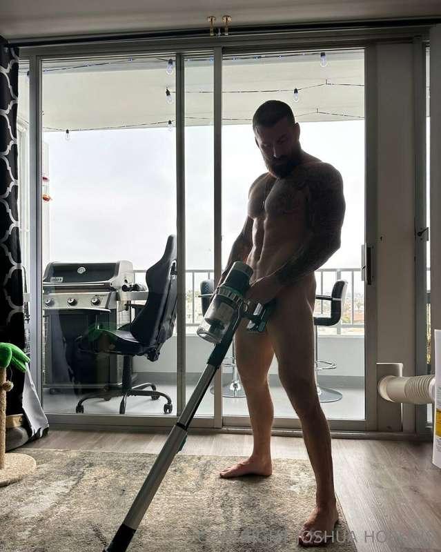 let's clean up or you clean daddy up? 😈  send me a " 🧹🧻 " in..