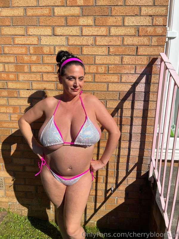 This is my superhero stance - do you like it? 😘