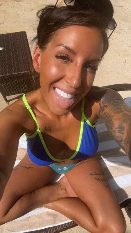 my vip page @mspaigebauer is on sale! 😎 happy sunday everyon..