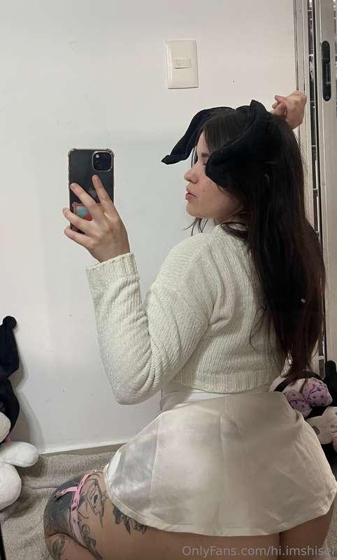 Look my bunny butt🍑🐰