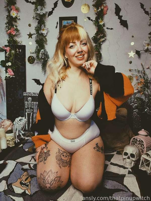 thatpinupwitch image #4