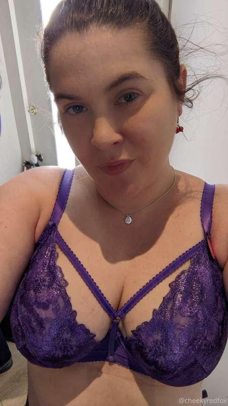 cheekyredfox image #1