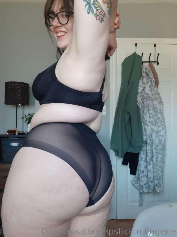 Here's a few more from the black set 😘🥵