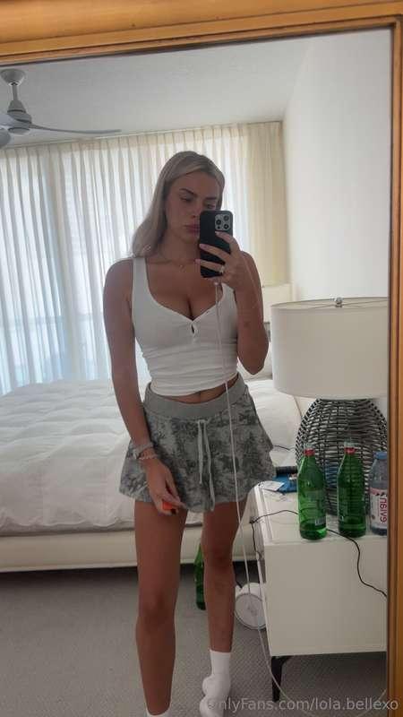 i wanna share a secret with someone 🫣😝 hmu 