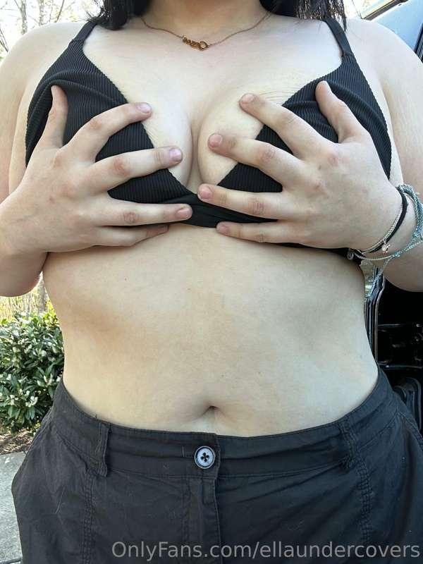 ellaundercovers image #0