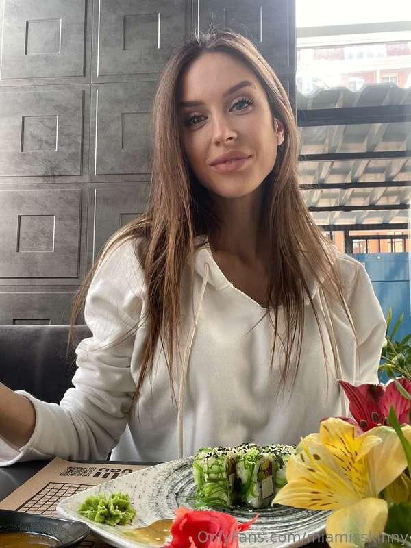 Anyone want to have lunch with me... or should I just enjoy ..