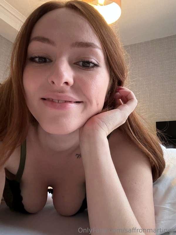 just a simple smile or me bending over, you decide ;) 