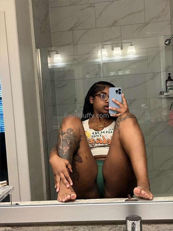 if I sit on your face, I legally own you 😈 