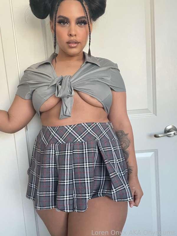 onyxcums image #0