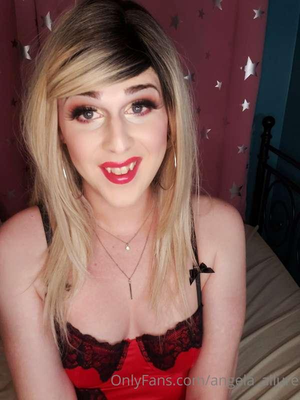 Heres some selfies to tease the look I did❤😘