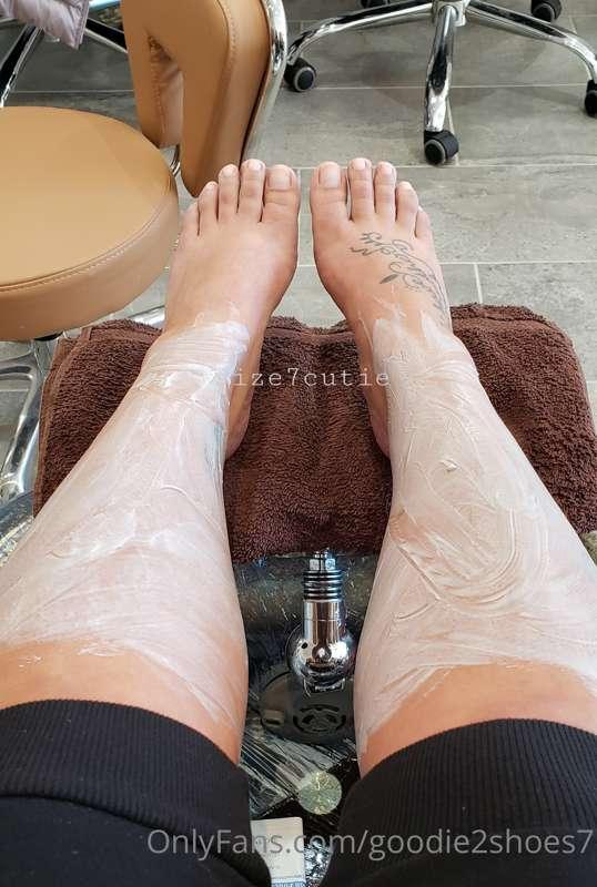 I got my toes done today. Tips appreciated