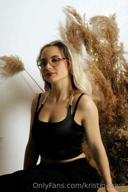 😘 You know, my current job is being a massage therapist, and..