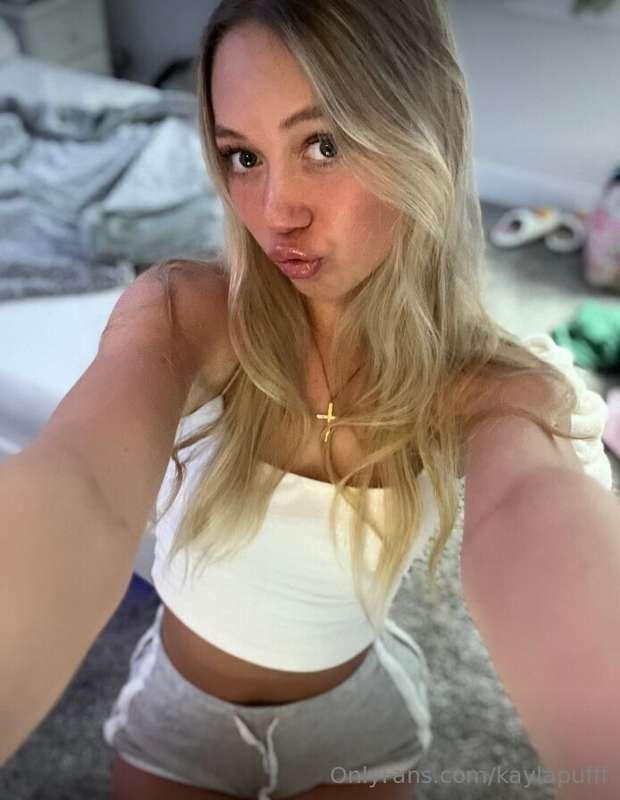 where do you want me to put my sexy lips?❤️