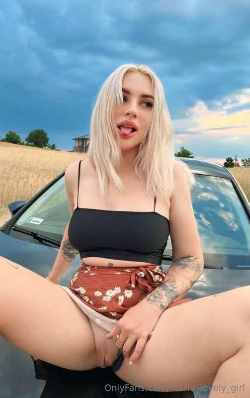 @natalie_kissa Crazy hot blonde 😍🍓She loves filming on video..