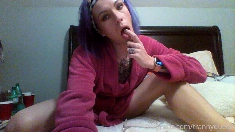 live all your tranny fantasies with me.. tranny queen DM me ..