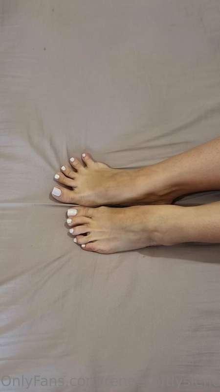 Who wants to pay for my next pedicure? Choose the colour and..