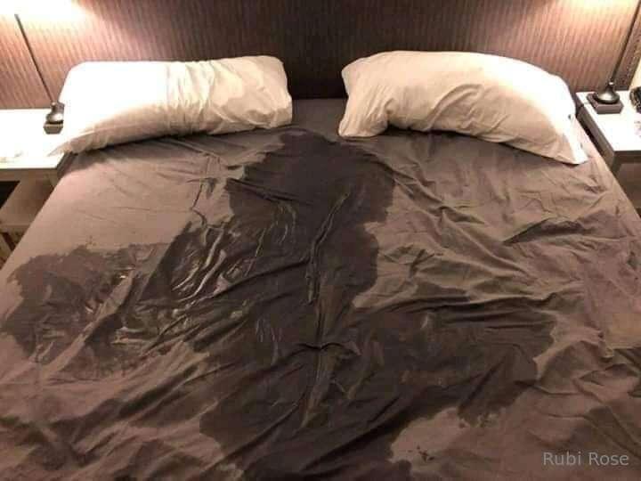 I JUST SQUIRTED ALL OVER MY SHEETS 🐱💦 omg papi Ive been so h..