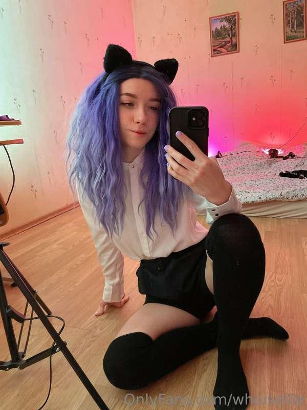 whoisellie image #0