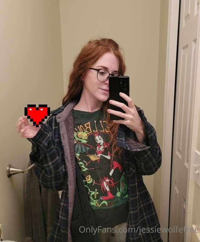 Lmao walked in the bathroom and saw my outfit 🤣