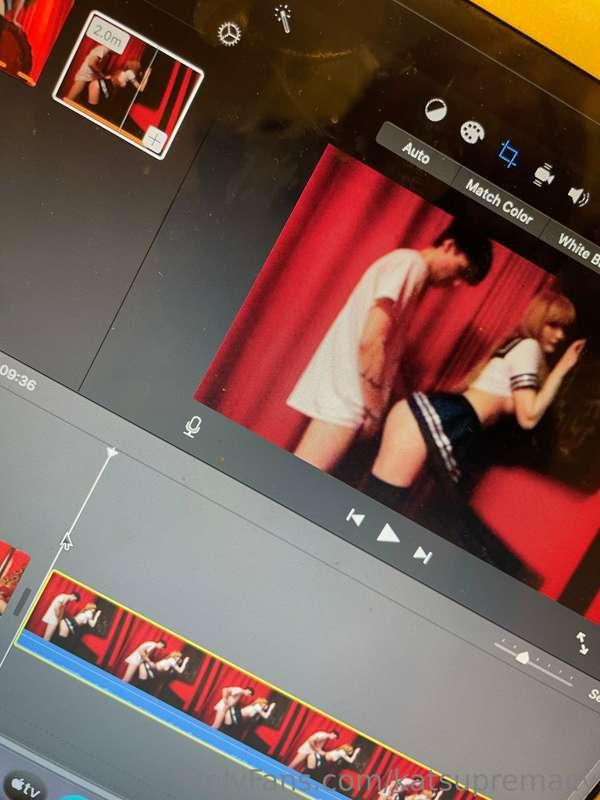 editing my longest sextape so far!!! ^_^ swipe to see the ro..