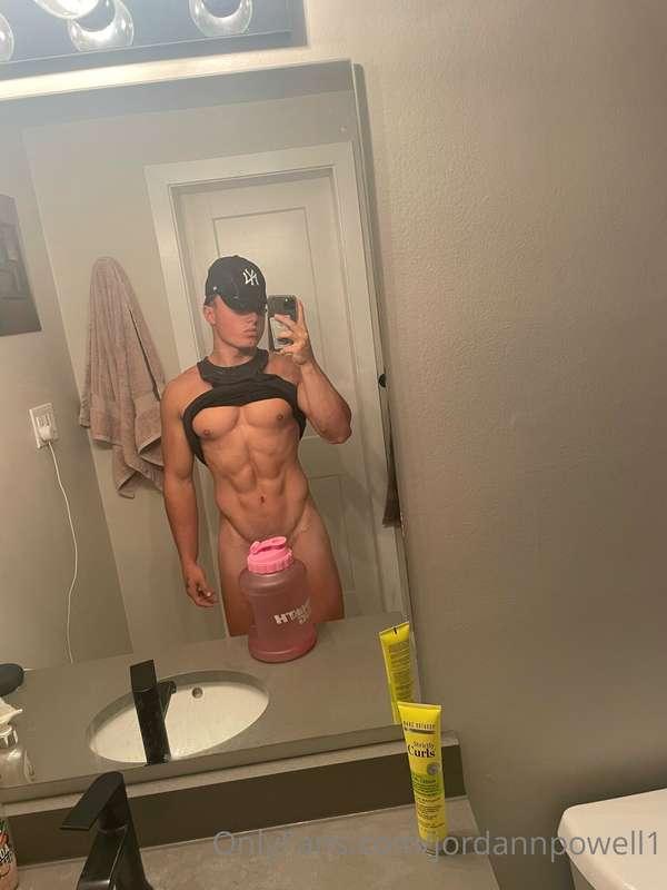 MAKE SURE TO GIVE ME SEXY ASS FRIEND A FOLLOW! 🥰 
•
He posts..