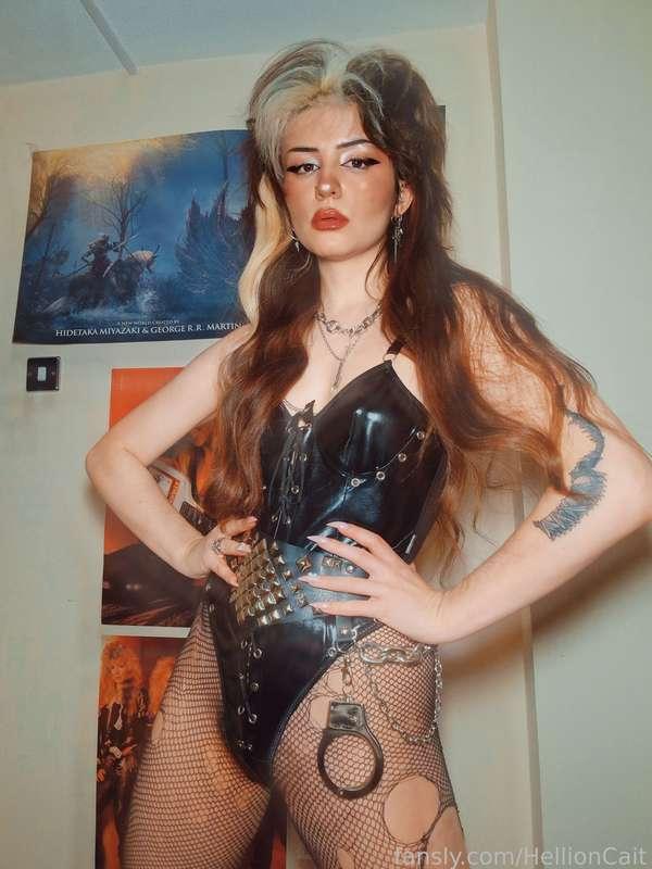 hellioncait image #0