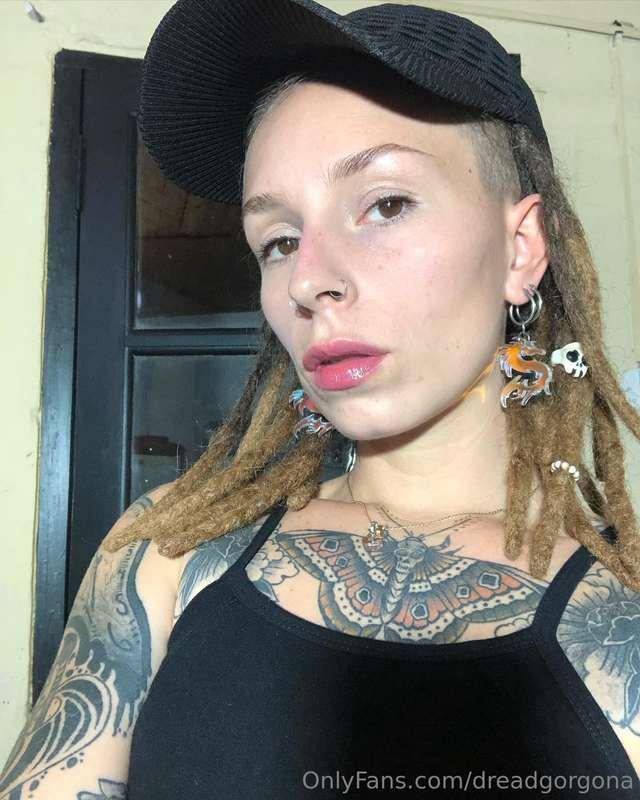 Admire your goddess and let her know how much you want her t..