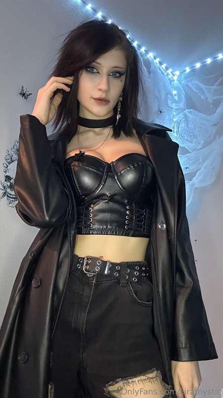 What was your first thought when you saw this photo?😈