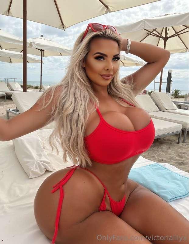 Let’s fuck on the beach? 🏝️🍑