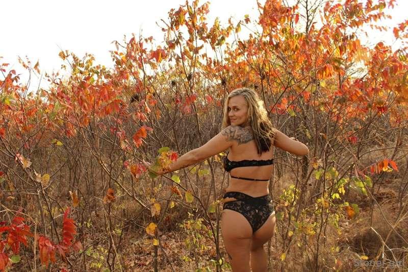 It’s MONDAY 😝 let’s get through another week together😝😝 PHOT..