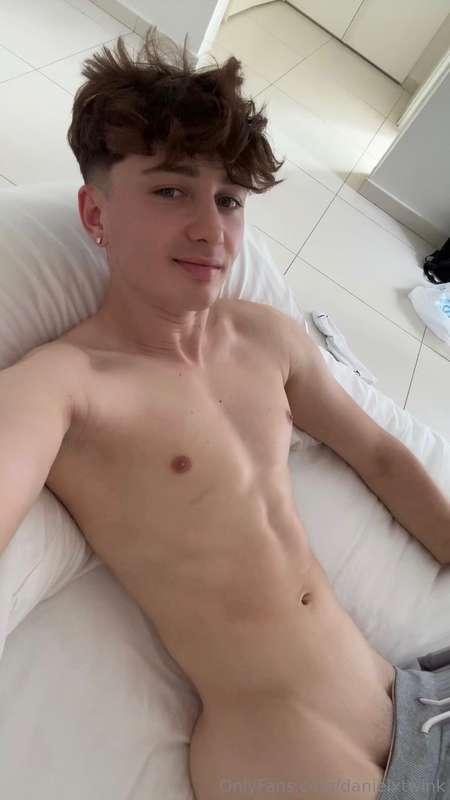 My favorite place to get the cum is inside my ass😏 I love to..