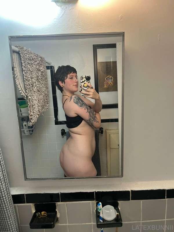 Should we keep my shorts on or off when we fuck👀