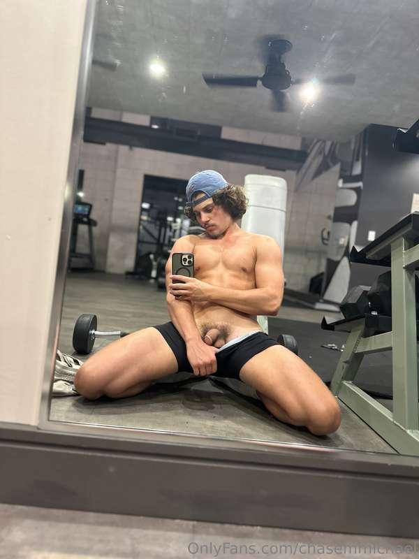 JUST SENT CONTENT OUT‼️ includes SEX TAPES, and DILDO riding..