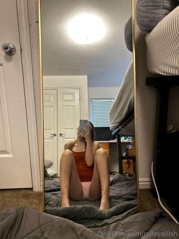 She's a good girl whose favorite things are bad 😈