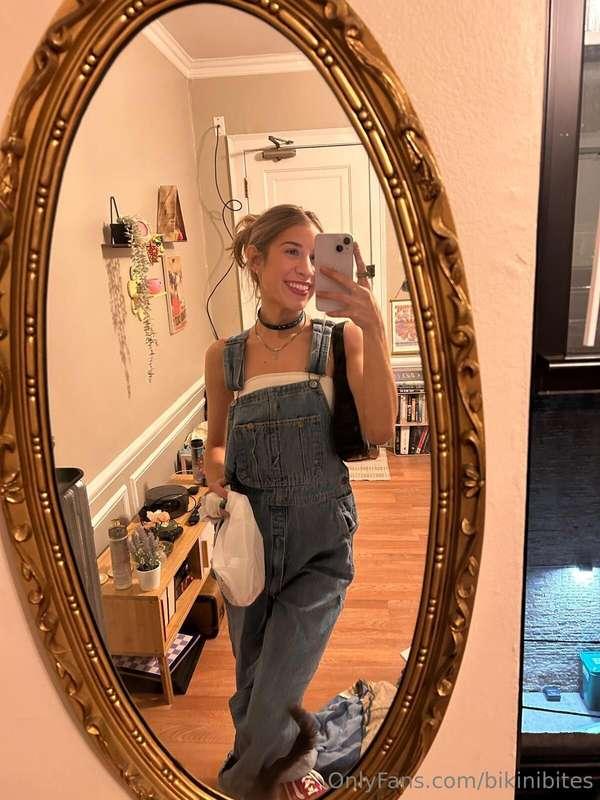 comfy lil cutie reporting for duty 😋📸