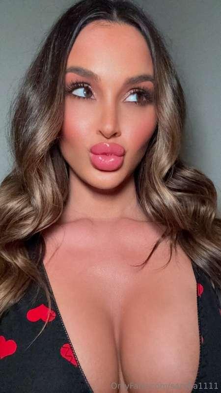 Fridays always makes me freaky 😘