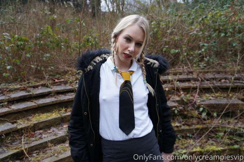 Playing truant looking for naughty guys with hard cocks. Bes..