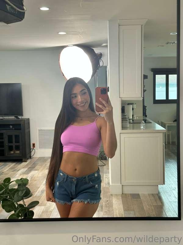Swipe for boobs