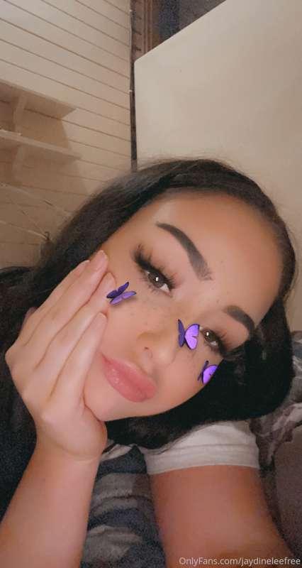 I’m bored someone add my Snapchat jaydinelee1