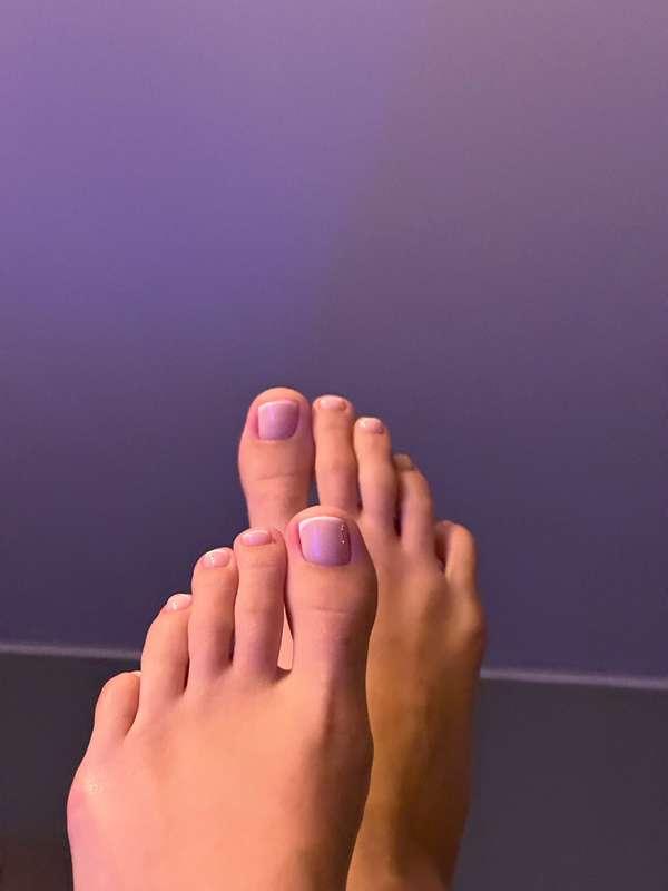 ## **Do you want footjob?🦶🏻💖**