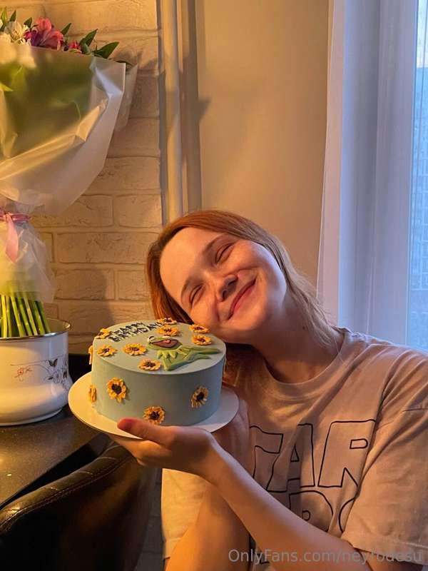 **Happy Birthday to meeee**!🥳🎉 Just look at these cakes (and..