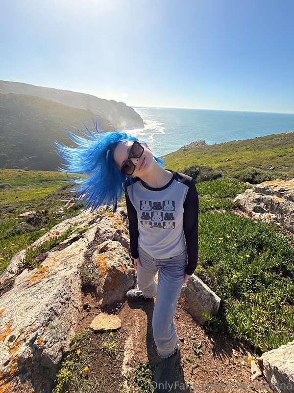 I love the feeling of freedom, when the wind musses my hair ..