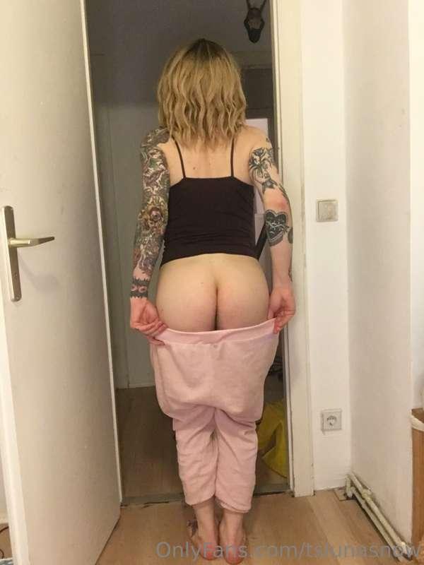 Decided to take some pics with mommys newest panties. Rate i..