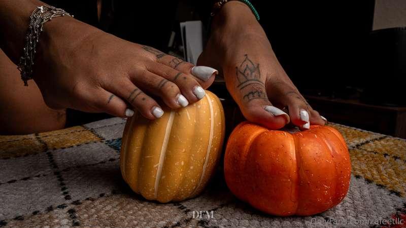 Pumpkin toes 🎃