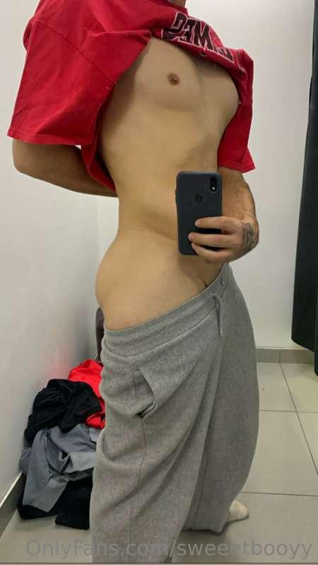 How many guys here play sports and are willing to share a ph..